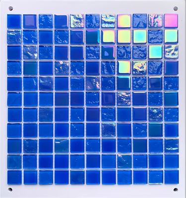 mosaico de cristal de 4 mm perfecto para una piscina inspirada en el mar Mediterráneo