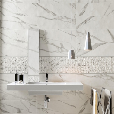 Los azulejos de cerámica Foshan asequibles para el baño y la cocina con alta absorción de agua