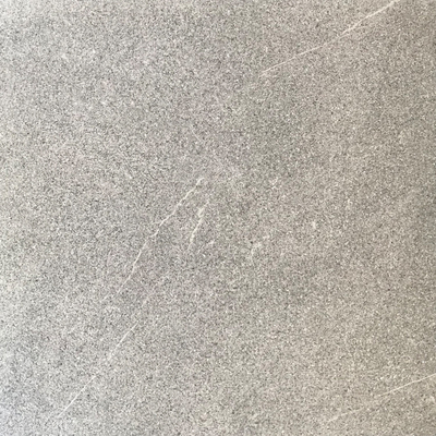 Tejas de suelo de porcelana homogénea gris de 300x600 tamaño con acabado mate antideslizante