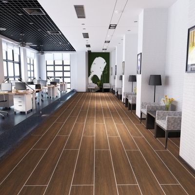 Los azulejos de porcelana de 150x900 mm son la tira de madera interior perfecta para espacios comerciales